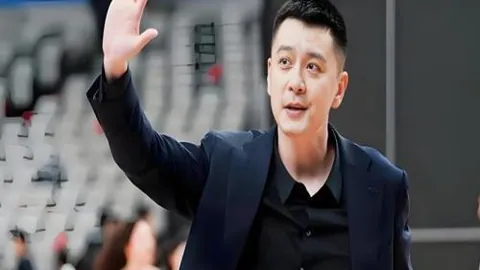 29日NBA精彩瞬间：约老师绝杀三分，单臂远投锁定胜局！